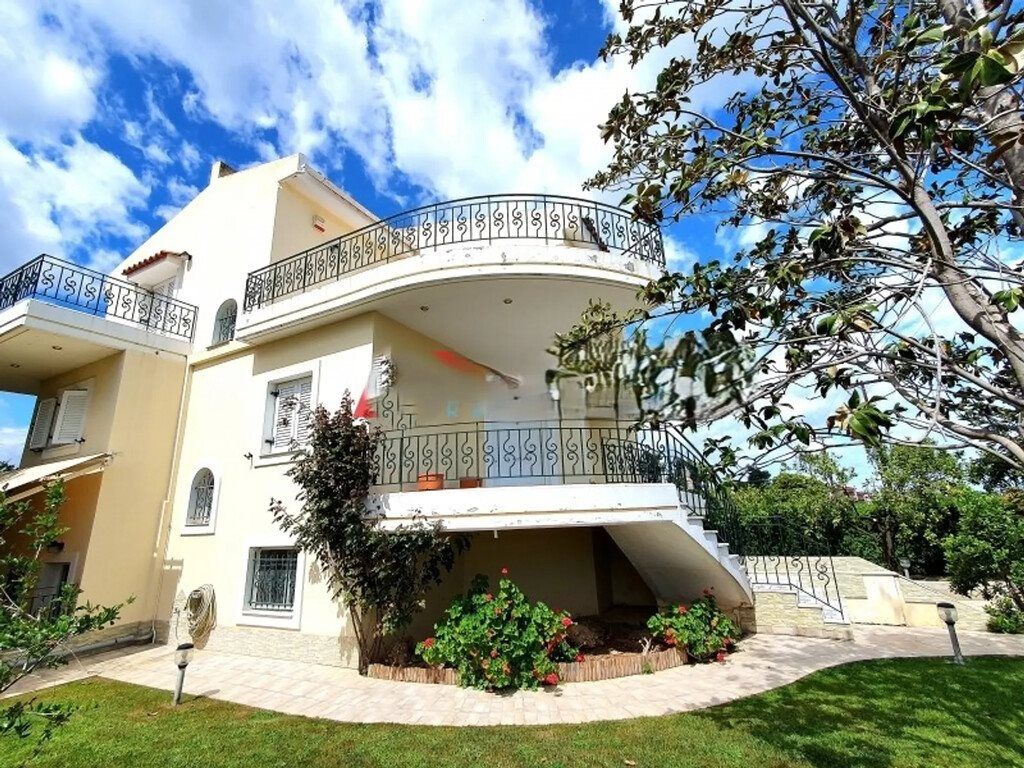 Property photo 1 of 11 For Sale Maisonette 227 m² In Peloponnese