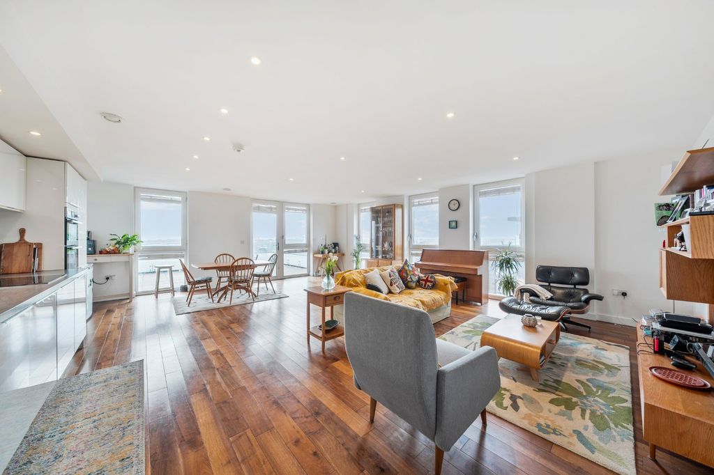 Property photo 2 of 29