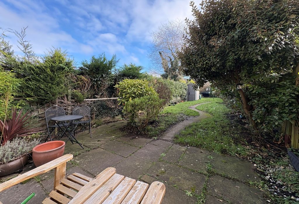 Property photo 2 of 20