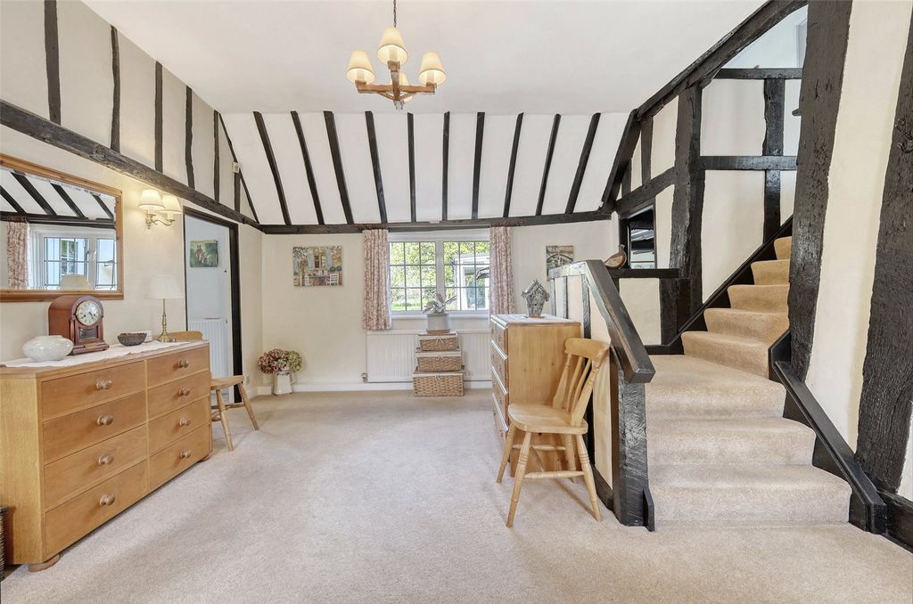 Property photo 3 of 20 Entrance Hall