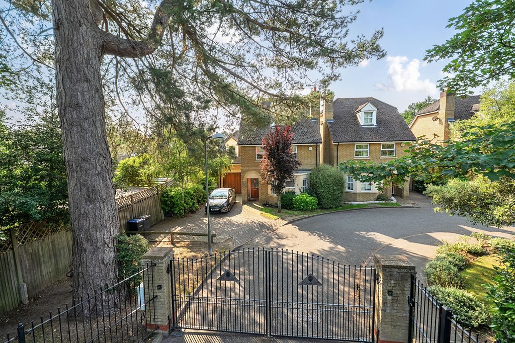 Property photo 1 of 12