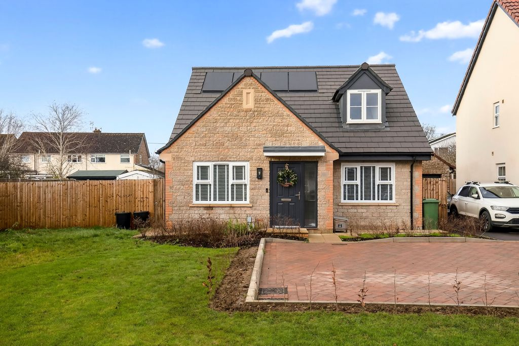 Property photo 1 of 20