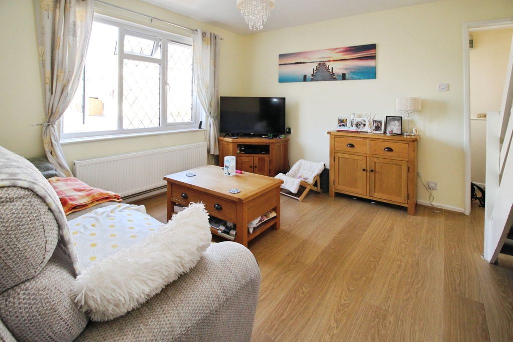 Property photo 3 of 9 Living Room