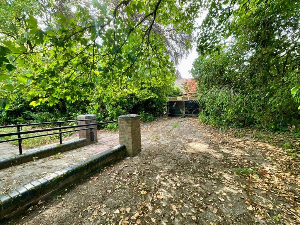 Property photo 2 of 6