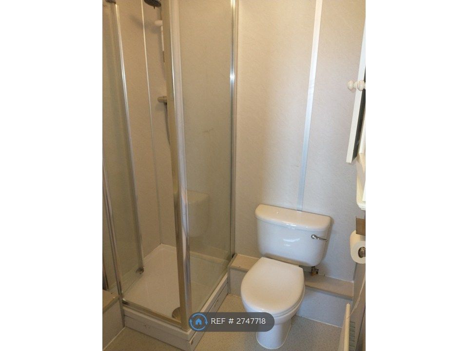 Property photo 3 of 10 Ensuite