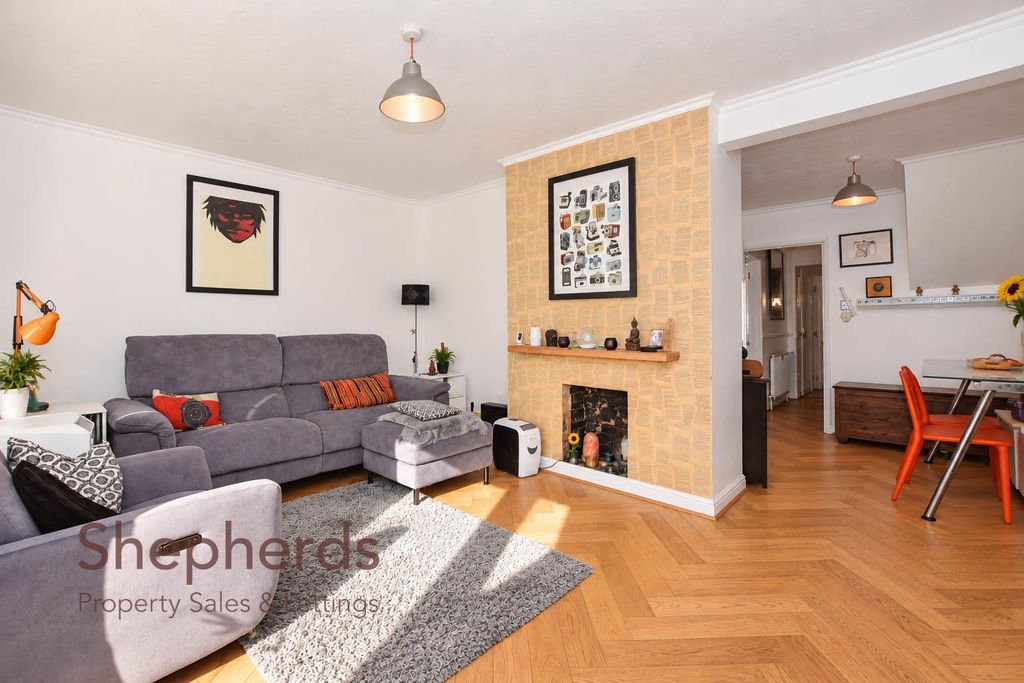 Property photo 3 of 18 F080F32F-A930-4748-8Abd-B9Fb212452B6.Jpg