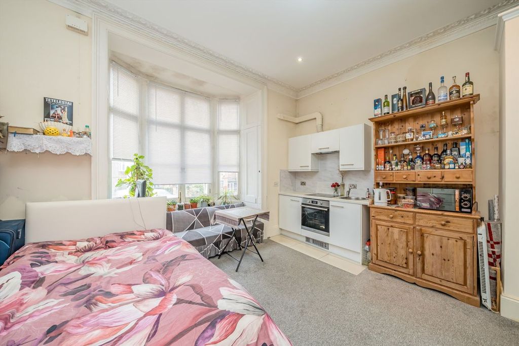 Property photo 3 of 5