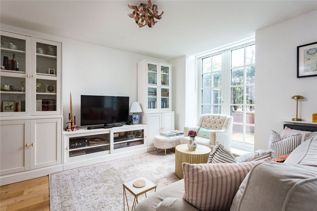 Property photo 2 of 16 Living Room