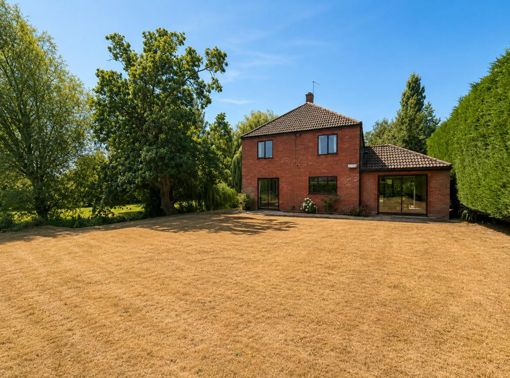 Property photo 1 of 19 Rear Garden