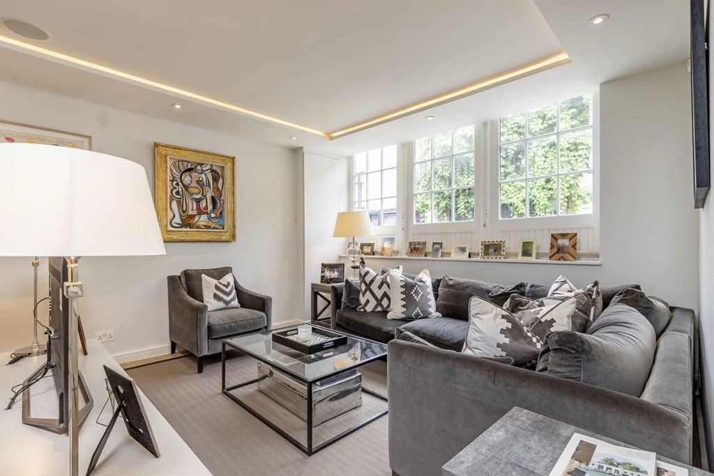 Property photo 3 of 8