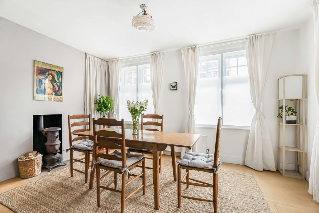 Property photo 3 of 24 Dining Room