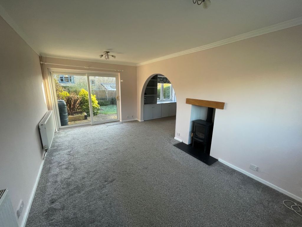 Property photo 3 of 28