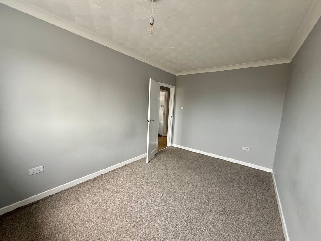 Property photo 3 of 7 Bedroom