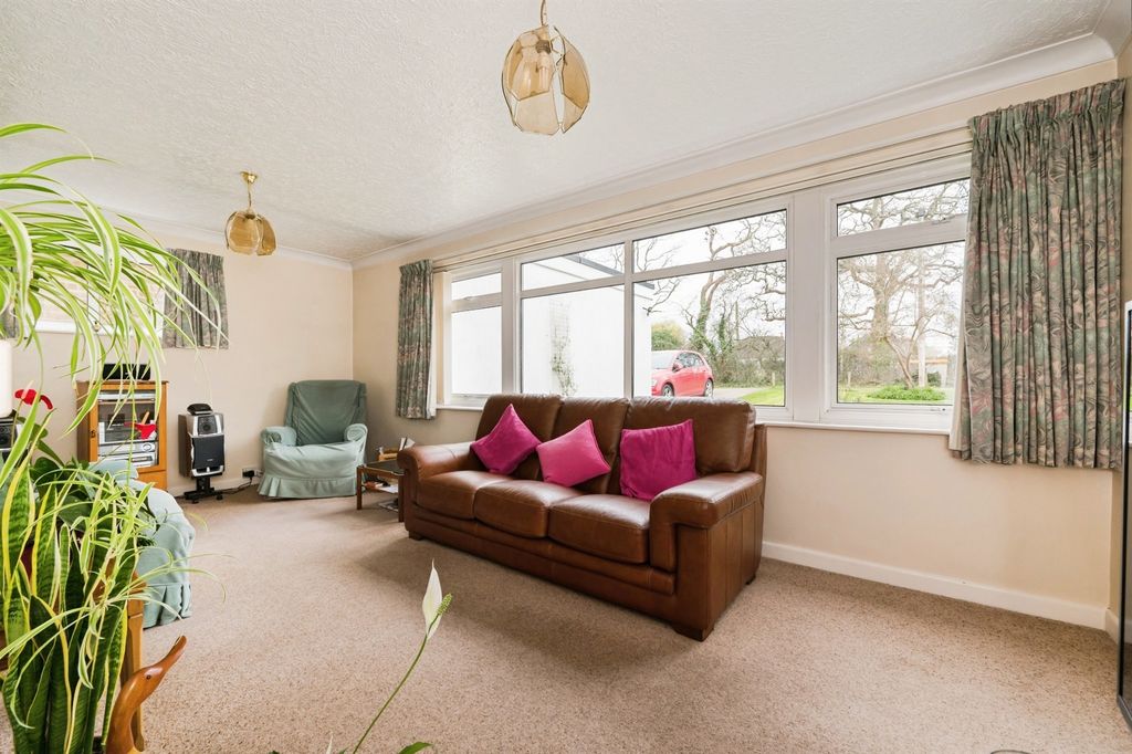 Property photo 3 of 20