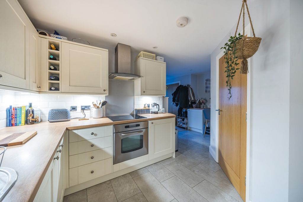 Property photo 2 of 11 4