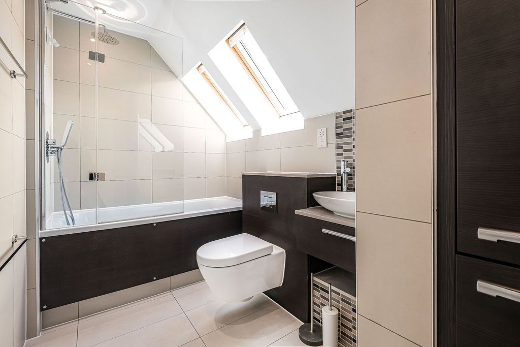 Additional image 12 of 1 bed property for saleGeorges Wood Road, Brookmans Park, Hatfield AL9