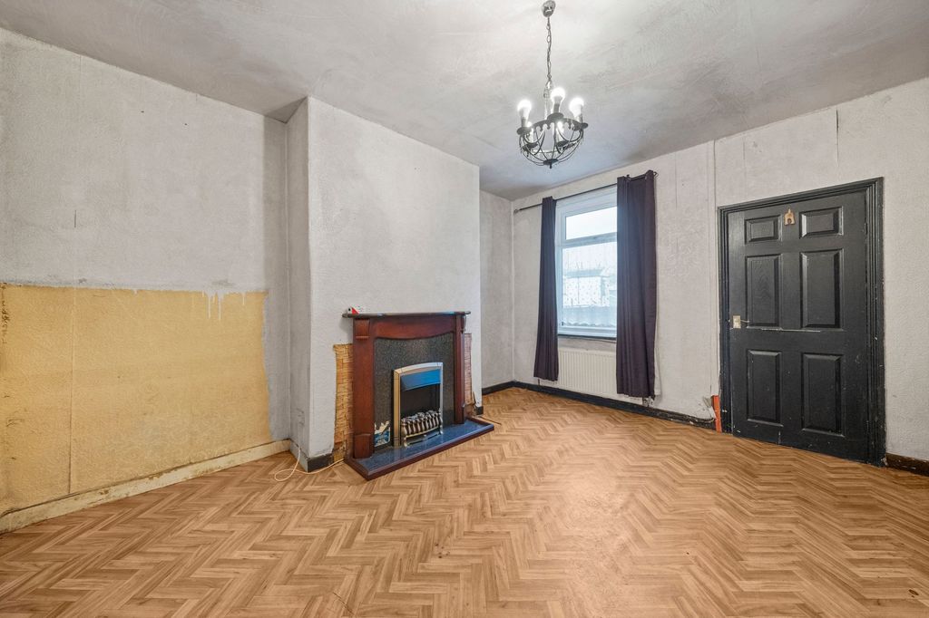 Property photo 3 of 24