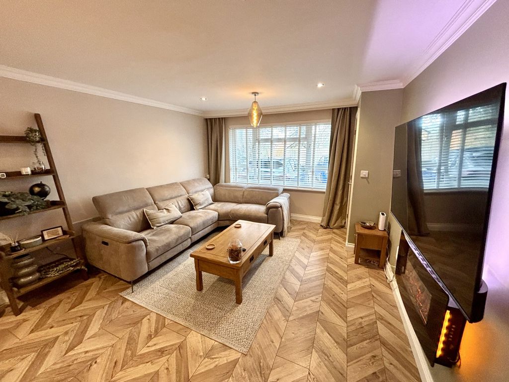 Property photo 3 of 17 Photo 16