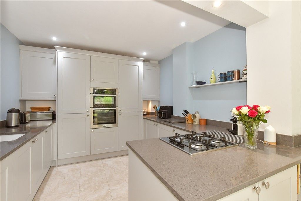 Property photo 2 of 15 Kitchen