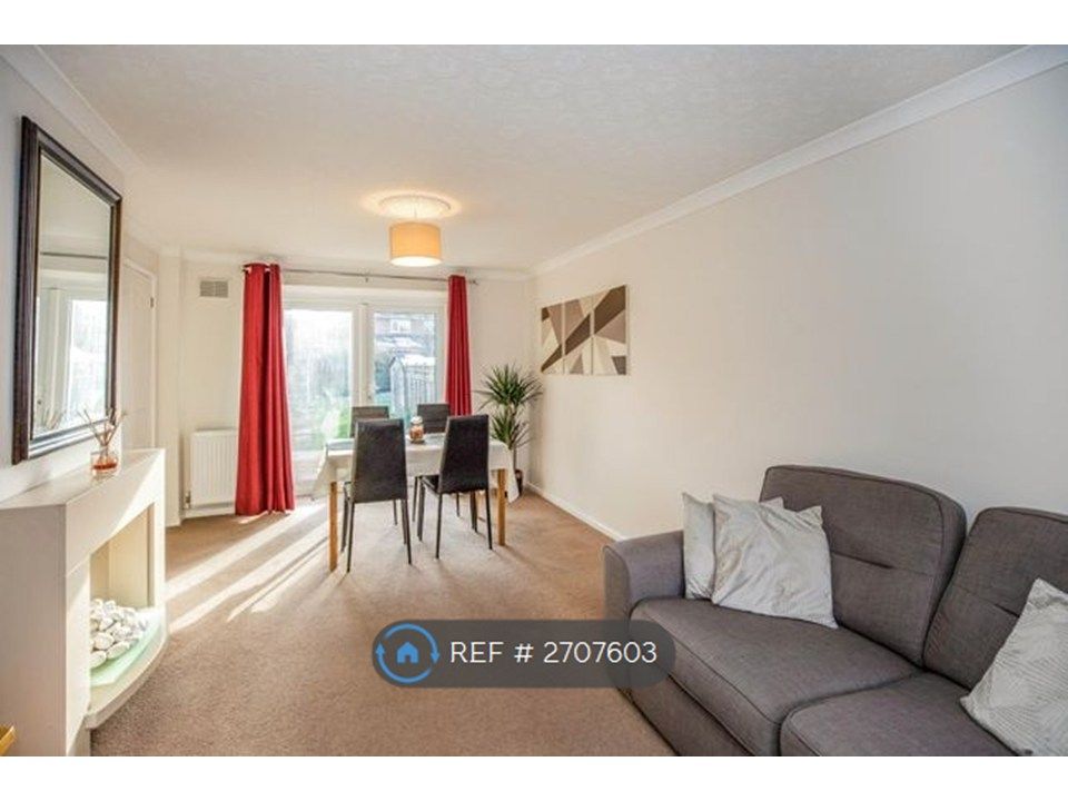 Property photo 2 of 11 Lounge