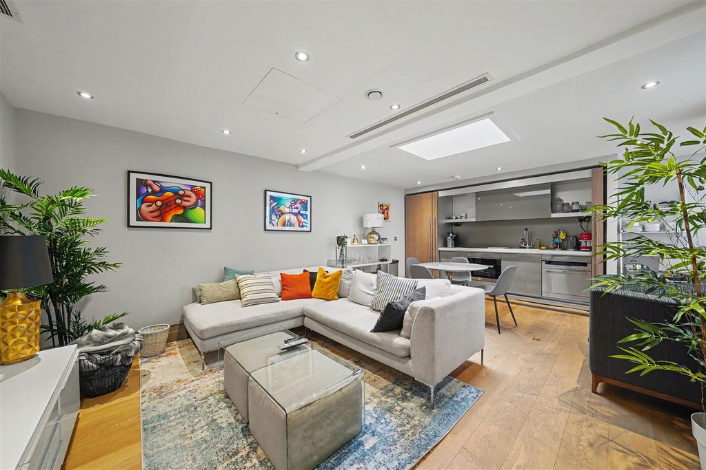 Property photo 1 of 12 Flat 3, 33 Dorset Square Nw1 6Qj-7.Jpg