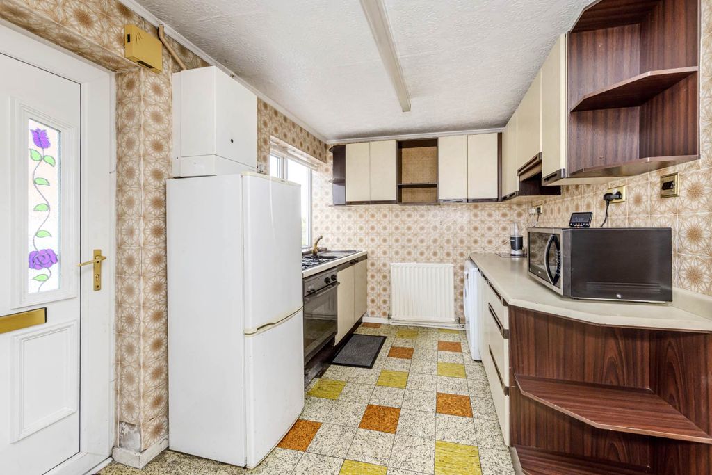 Property photo 2 of 19