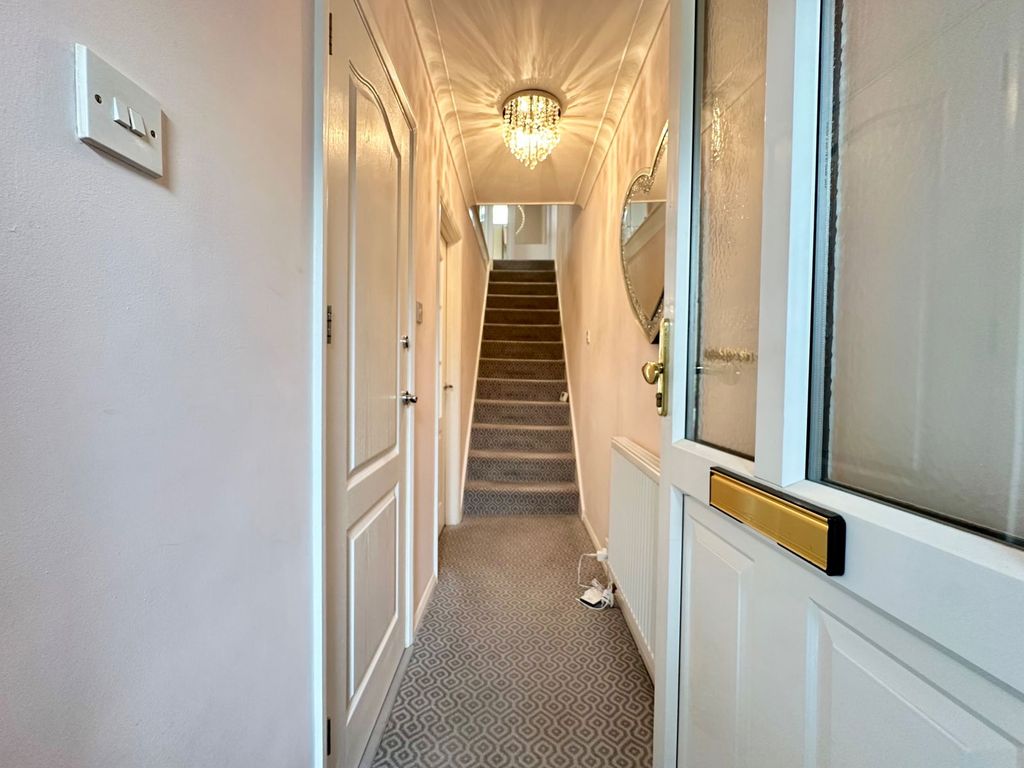 Property photo 2 of 37