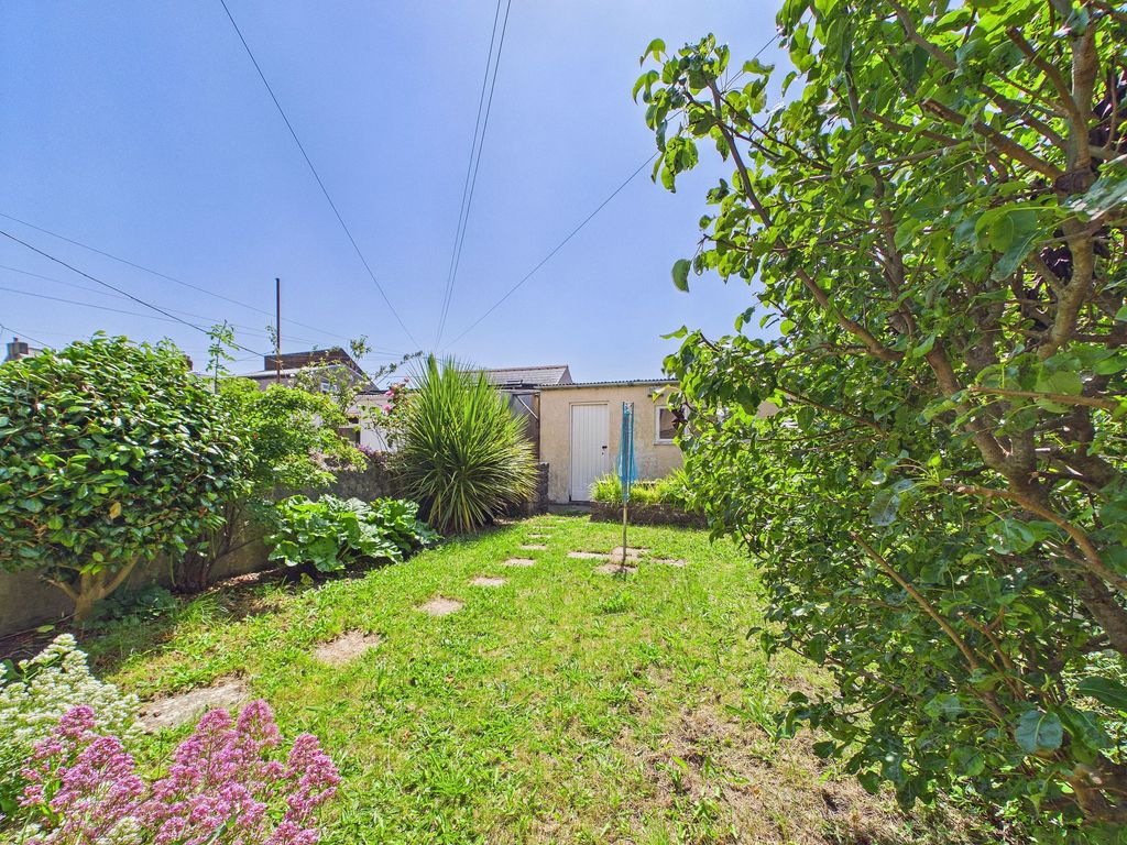 Property photo 2 of 13