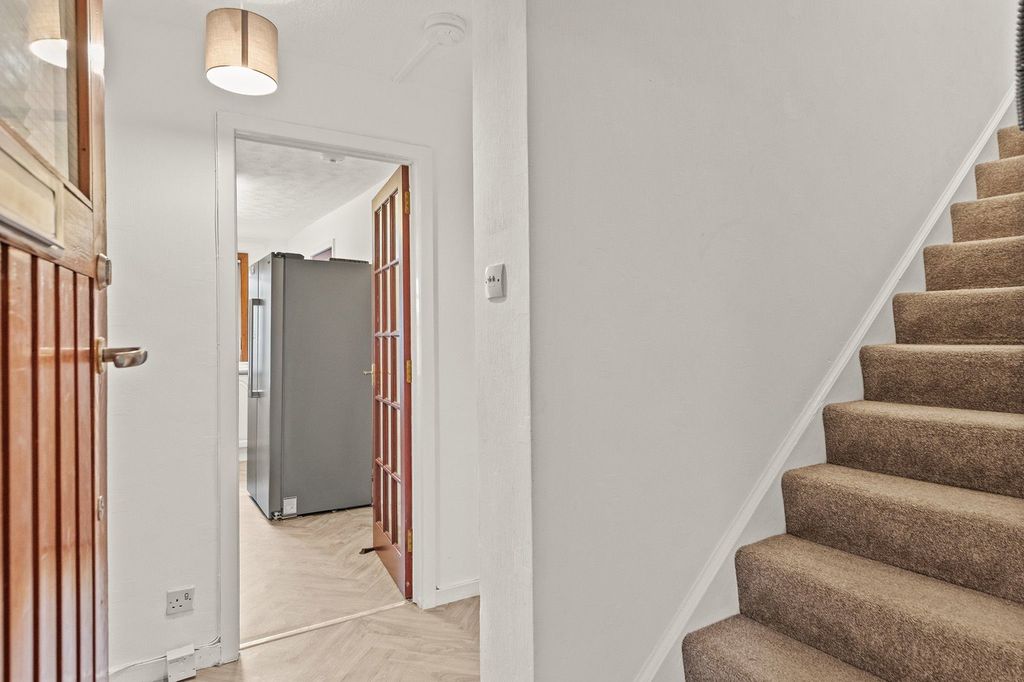 Additional image 4 of 2 bed maisonette for saleYork Lane, Grangemouth FK3