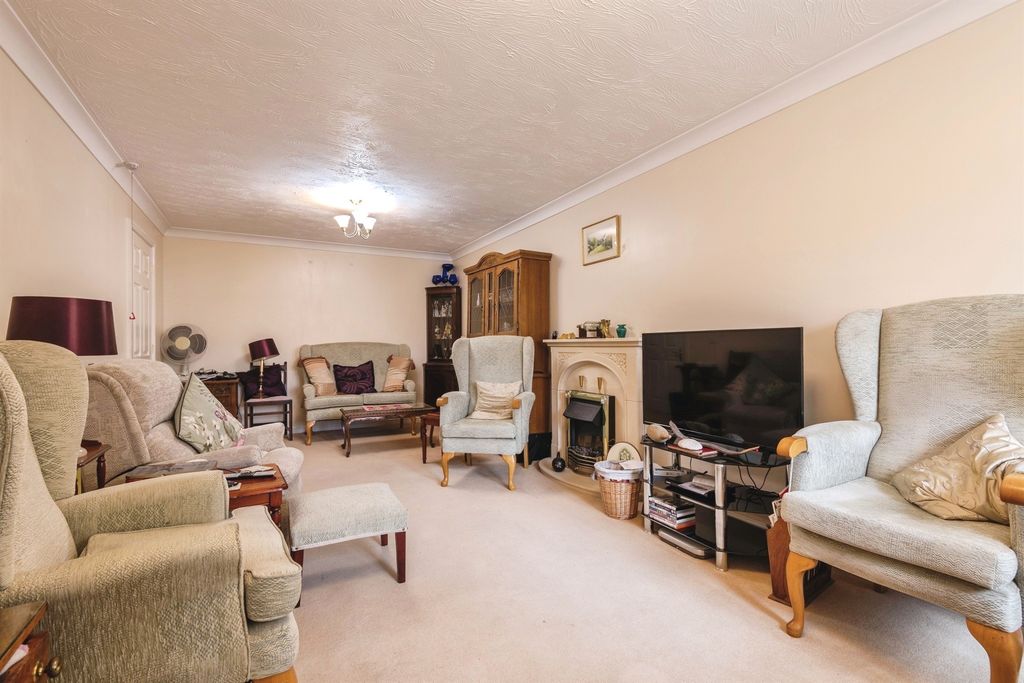 Property photo 3 of 14