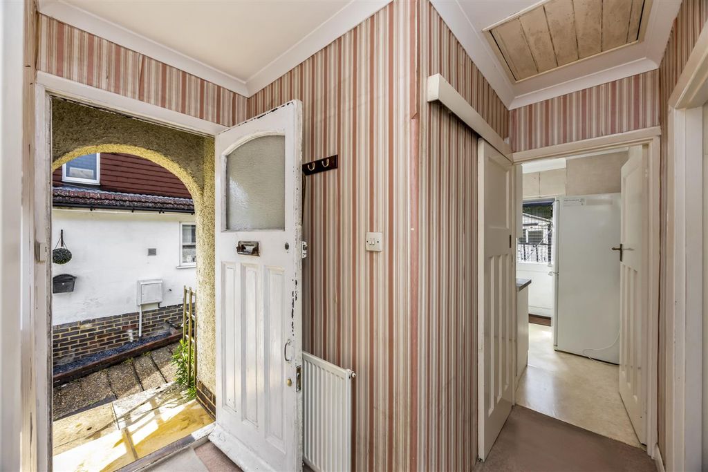 Property photo 3 of 13 Entrance Hallway