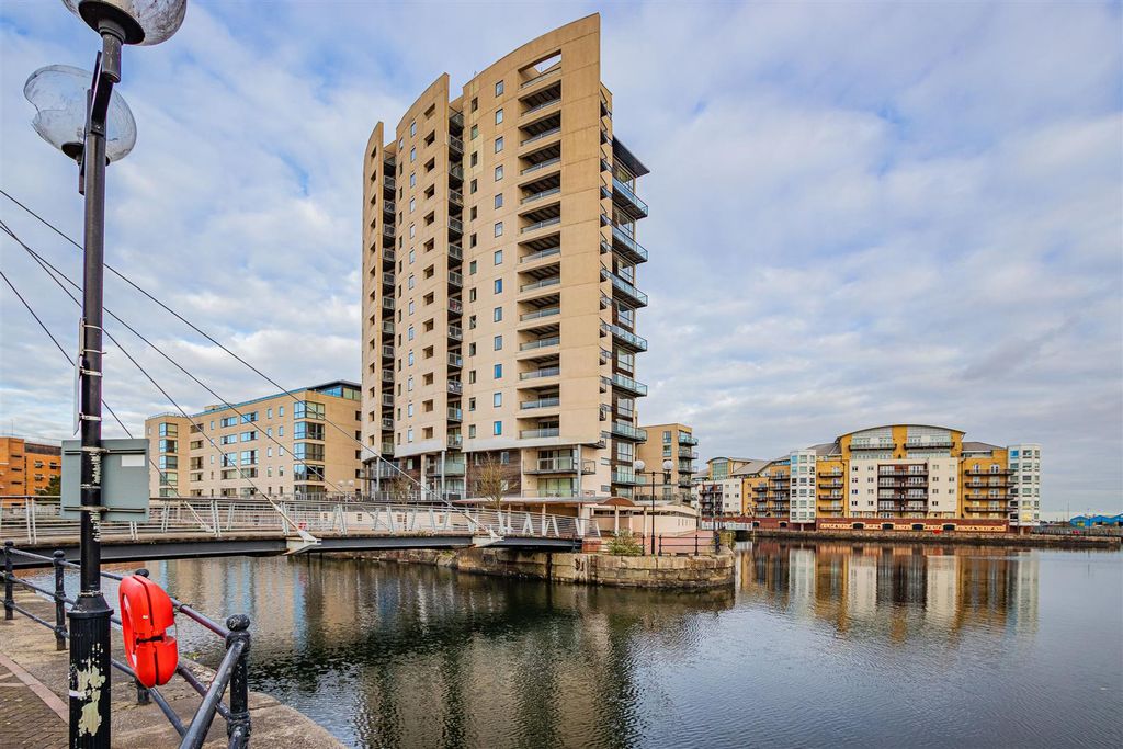 Property photo 1 of 13 Altair House 439 (15 Of 16).Jpg