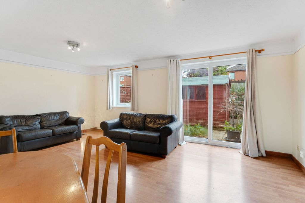 Property photo 3 of 18