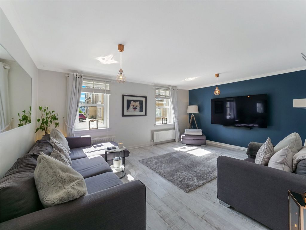 Property photo 2 of 21 Picture No. 07