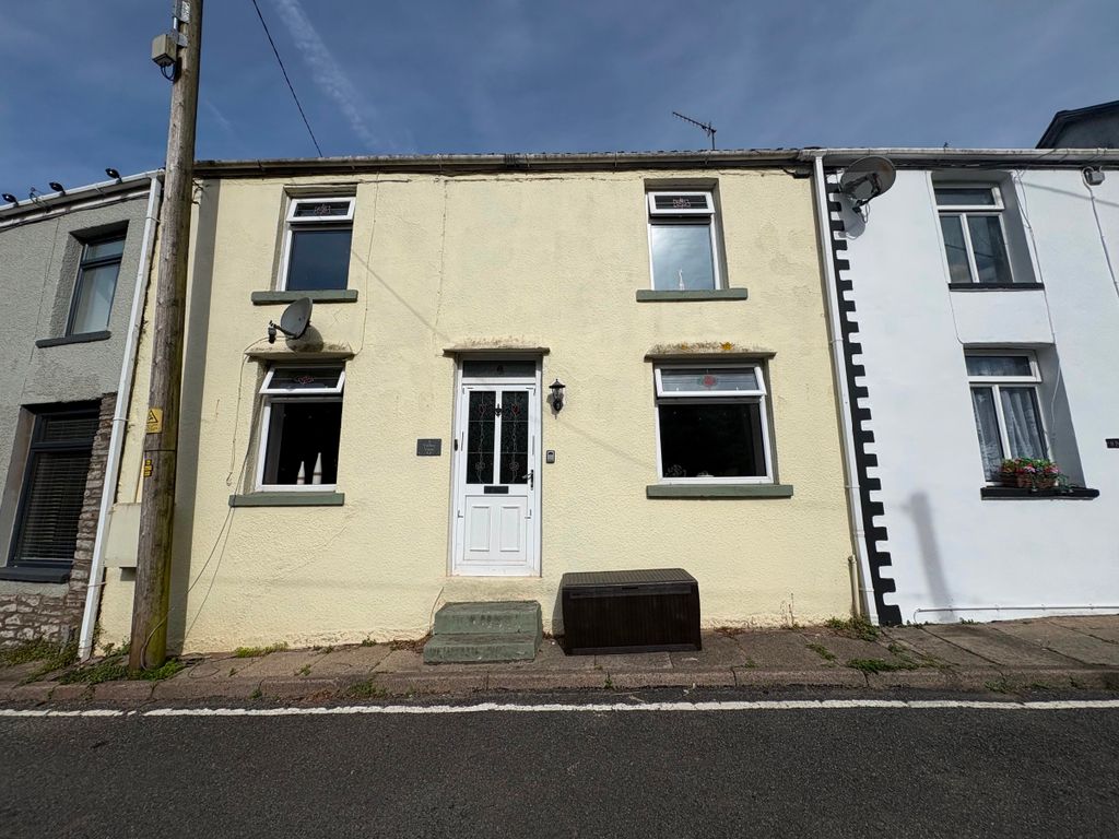 Property photo 2 of 25