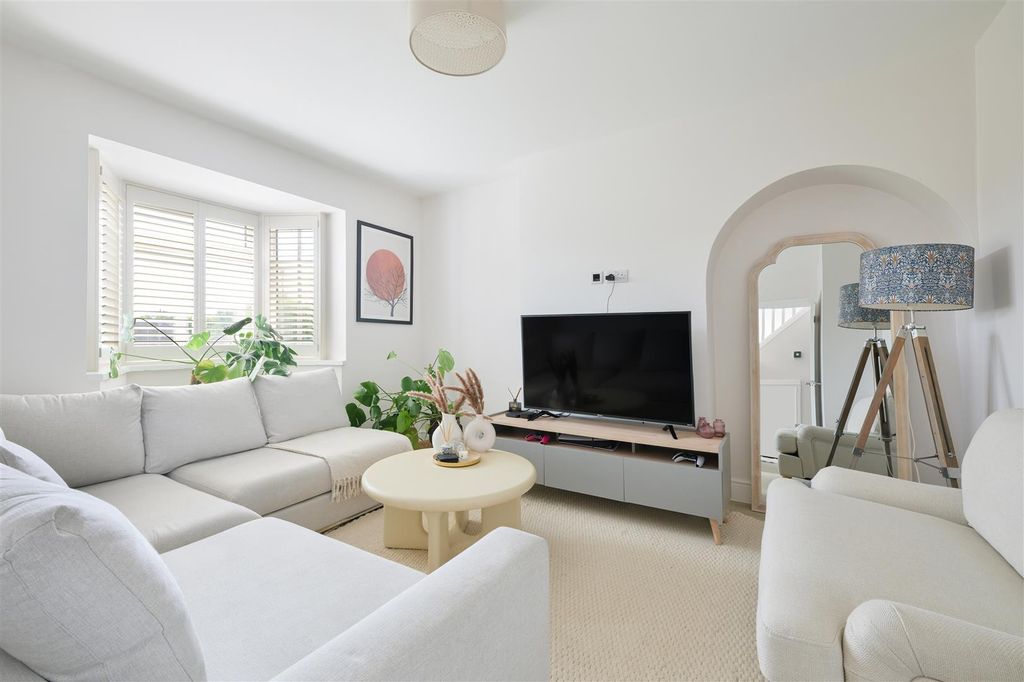 Property photo 2 of 14 Well Way,  -1.Jpg