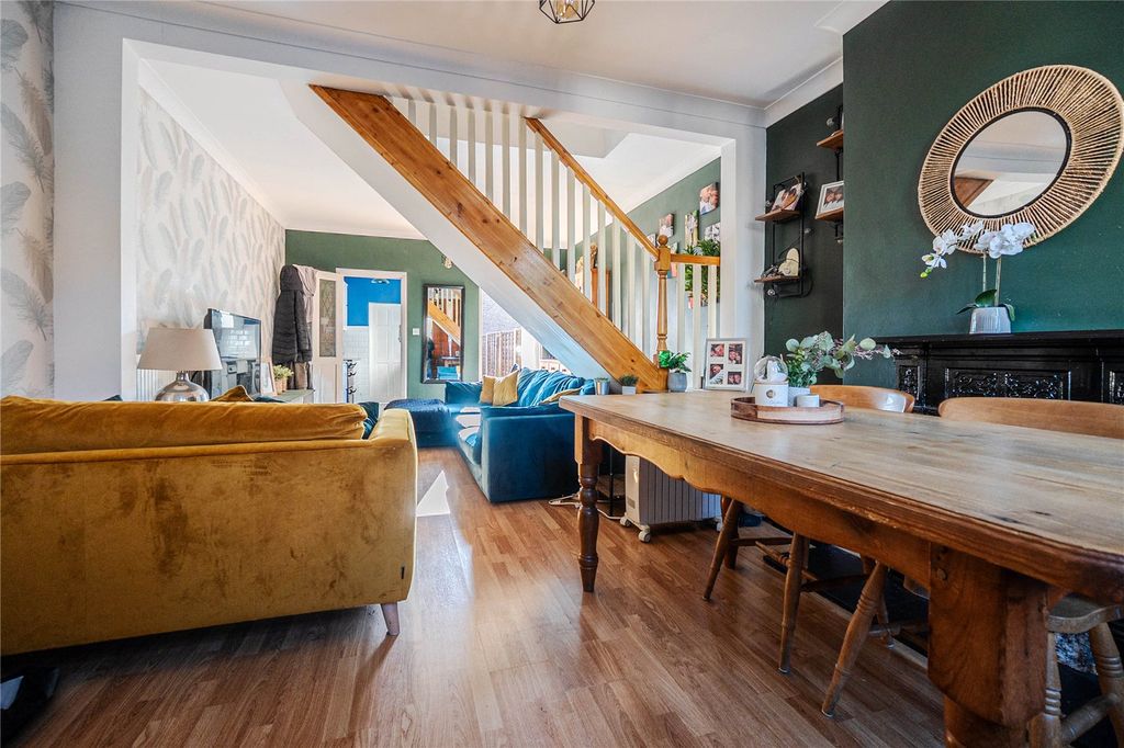 Property photo 3 of 12 Picture No. 11