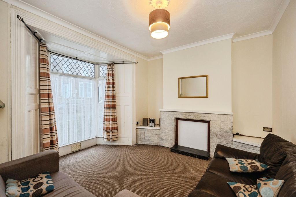 Property photo 3 of 19 Pbox-Img.Jpg