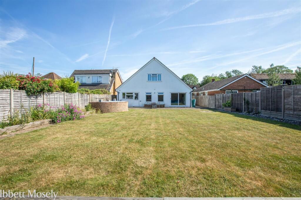 Property photo 2 of 28