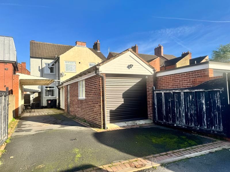 Property photo 1 of 16 Photo 8