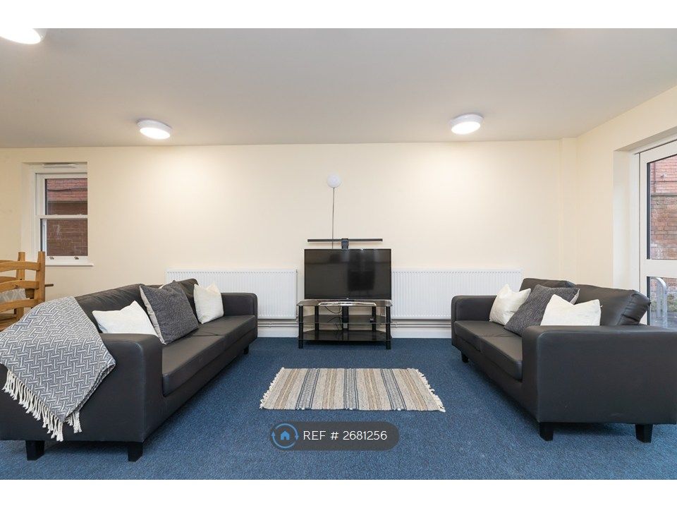 Property photo 2 of 20 Tv Space