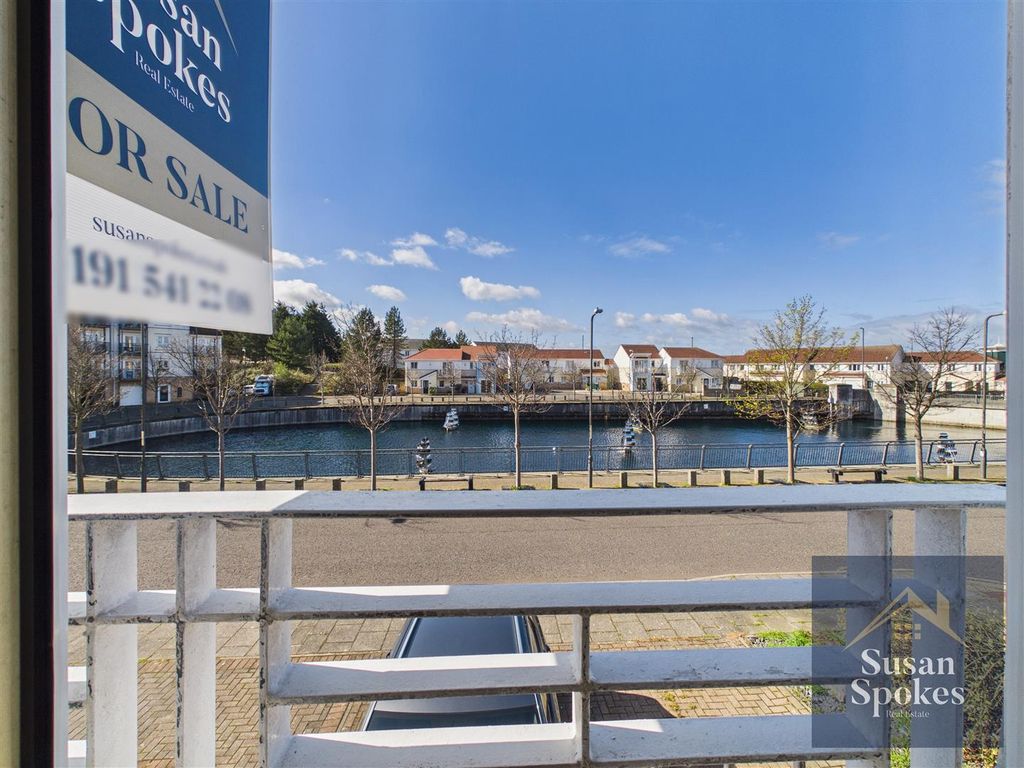 Property photo 3 of 25 Cam01858G0-Pr0243-Still027.Jpg