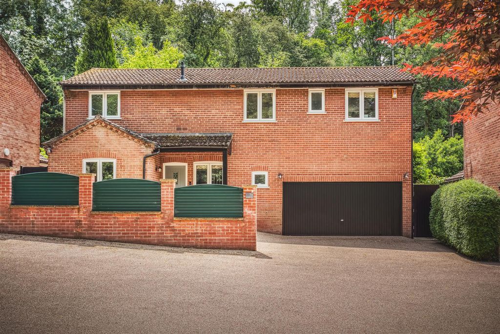 Property photo 1 of 30