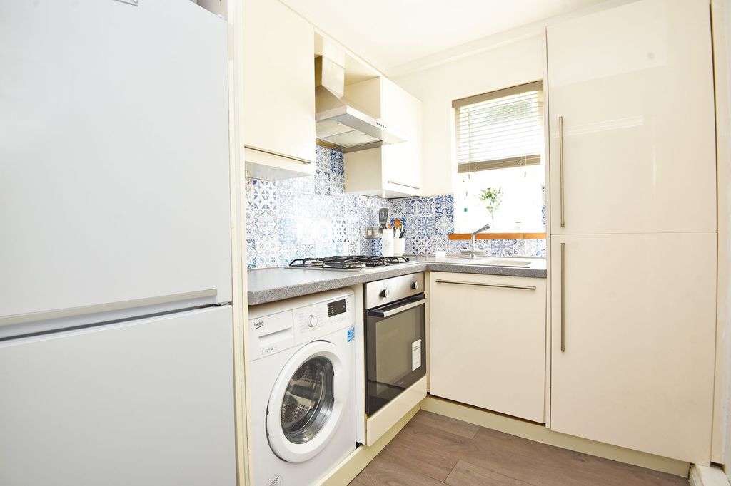 Property photo 3 of 8