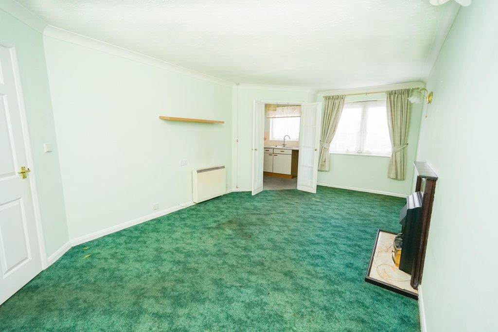 Property photo 2 of 14