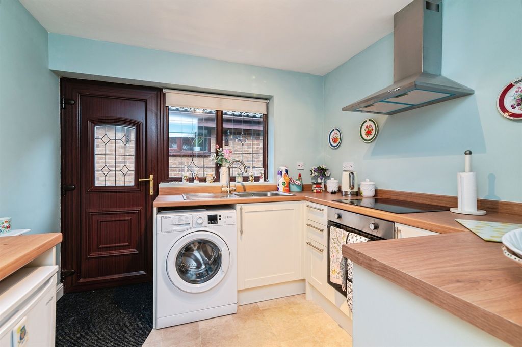 Property photo 3 of 15