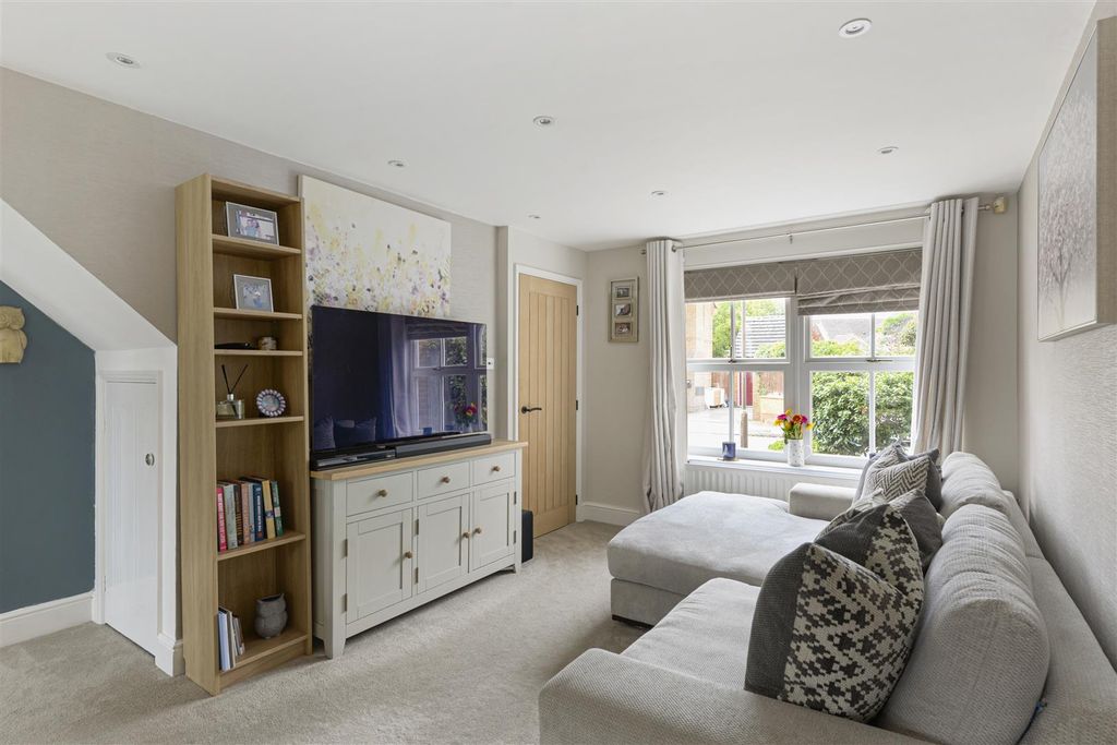 Property photo 3 of 25 24Bluebell06.Jpg