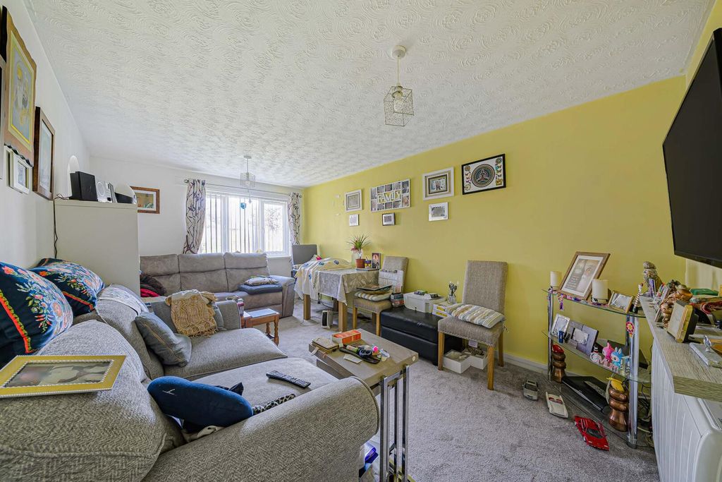 Property photo 3 of 8 Living Room