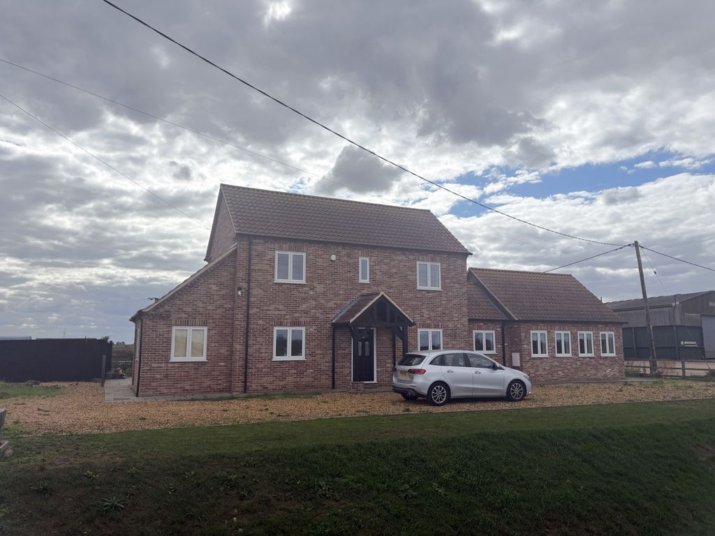 Property photo 3 of 17 Exterior
