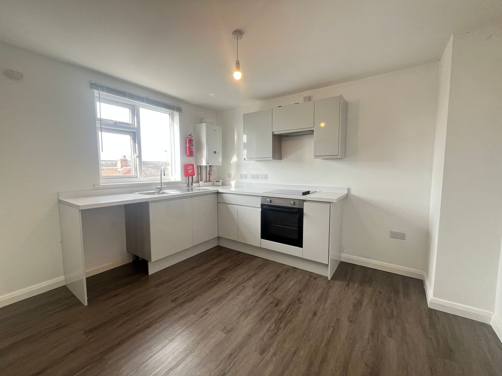 Property photo 2 of 6 Kitchen